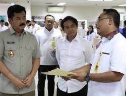 Hari Pertama Kerja Usai Libur Lebaran, Menteri ATR/Kepala BPN Tinjau Kantah Kota Administrasi Jakarta Barat