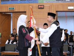 Lepas Ratusan Jemaah Haji Kloter Pertama Asal Jakarta, Pemprov DKI Jakarta Dapat Memberikan Pelayanan Yang Terbaik Bagi Masyarakat