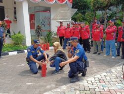 Edy Soenarto Sosialisasikan Pembentukan dan Pembinaan Redkar di Kelurahan Karet Semanggi