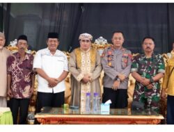 2000 Paket Sembako dan Daging Kurban Dibagikan oleh Padepokan Dimas Kanjeng ke Warga Sekitar
