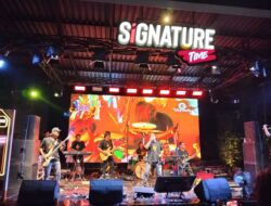 Band Komedi Rhog2 Asem Meriahkan Konser Musik Rock Lawang Pitu