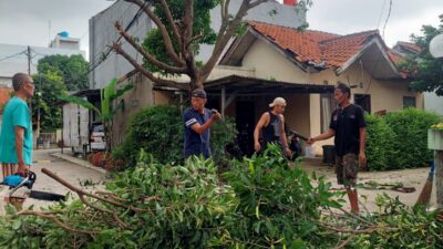 Semangat Gotong Royong Warga Perumahan Bappenas Wujud Cinta Kebersihan