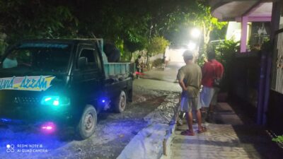 Warga Desa Sumberjaya Rt 01/ Rw 13 Sambut Antusias Pengecoran Jalan 