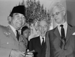 Rupiah Lumpuh Mengakibatkan Jatuhnya Sukarno