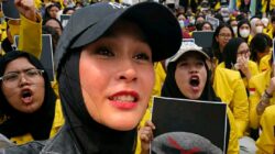 Zaskia Mecca Hadir di Tengah Aksi Mahasiswa, Sediakan Logistik dan Tiga Ambulans
