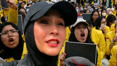 Zaskia Mecca Hadir di Tengah Aksi Mahasiswa, Sediakan Logistik dan Tiga Ambulans