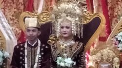 Megah dan Penuh Makna, Pernikahan Adinda dan Lail Digelar dengan Adat Padang di Semper Barat