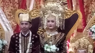 Megah dan Penuh Makna, Pernikahan Adinda dan Lail Digelar dengan Adat Padang di Semper Barat