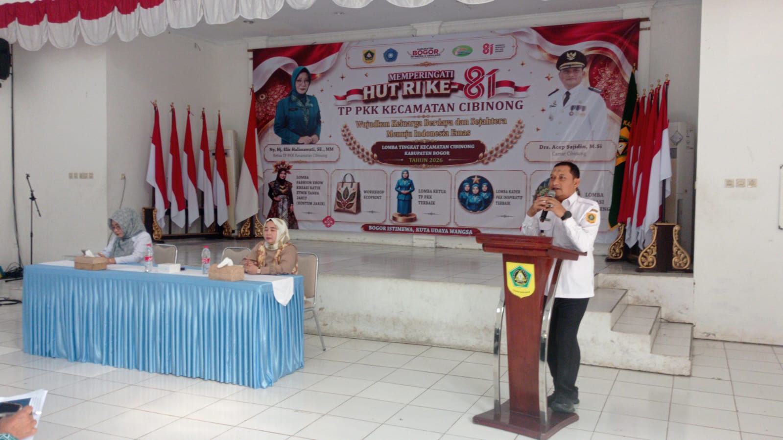 Drs. Acep Sajidin,M.Si Camat Cibinong saat memberikan sambutan. Foto: Irwandi.