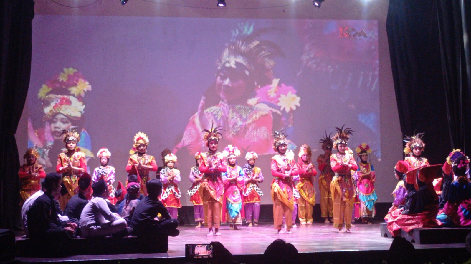 Seni Budaya lokal daerah diangkat dalam pertunjukan Milad Rindang Indonesia