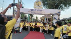  Keluarga Besar Padepokan Dimas Kanjeng Ta’at Pribadi Probolinggo mengadakan jalan santai