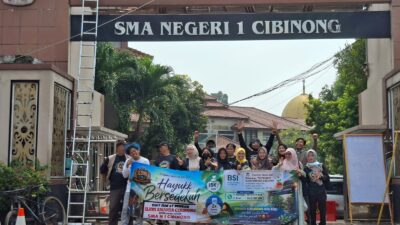 ILUNI SMANSA Cibinong Luncurkan Program “Giat Jum’at Berkah”, Bagikan Ratusan Paket Makanan